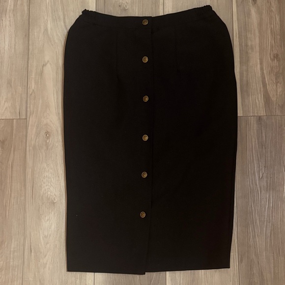 Dresses & Skirts - Elegant Black Button-Down Skirt